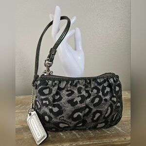 Pre-loved COACH Wristlet